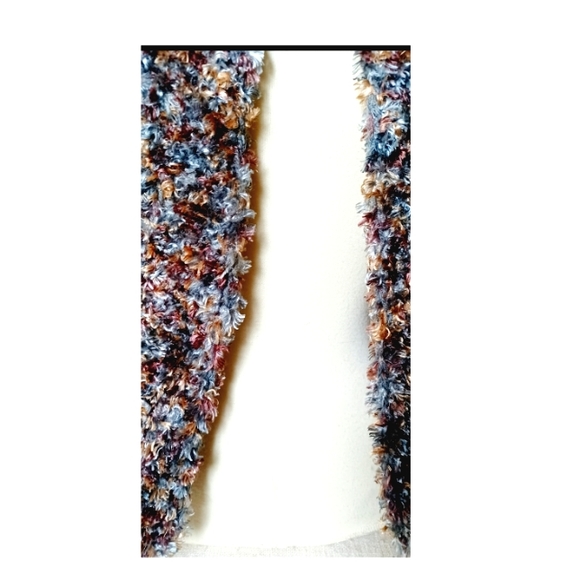 PRE-OWNED* HANDMADE LUXURIOUS FLAT HAT & SCARF SET - Picture 7 of 7